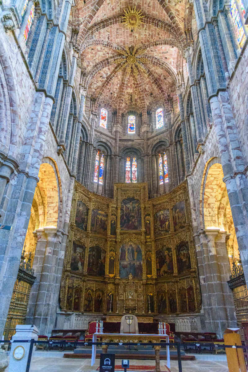 Ávila 023 - catedral de El Salvador.jpg
